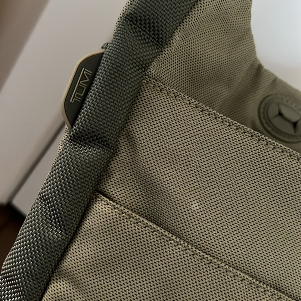 Tumi T-Tech Nylon Mckenna 10" Crossbody Bag 5132SGE - Picture 10 of 15